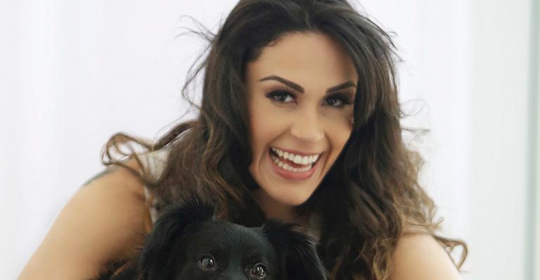 Nadja Haddad conta a intimidade com seus seguidores