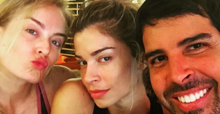 Angélica e Grazi Massafera fazem selfie sem maquiagem e surpreendem fãs: “Lindas e naturais”