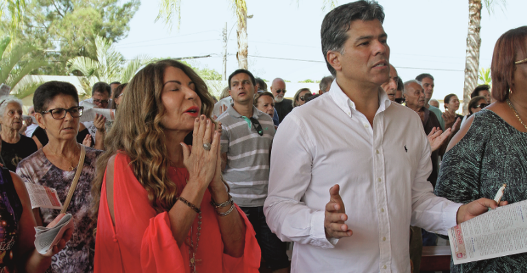 Maurício Mattar festeja seus 52 anos em santuário