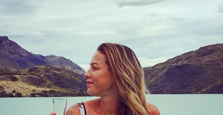 Mãe de 3, Luana Piovani posa de biquíni e filosofa: ‘Eu amo a liberdade’