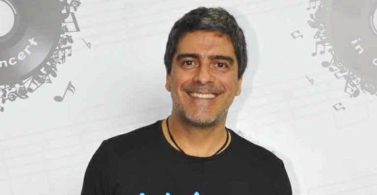 Junno Andrade brinca sobre adiamento de novela: “Vão mudar para Escrava Avó”