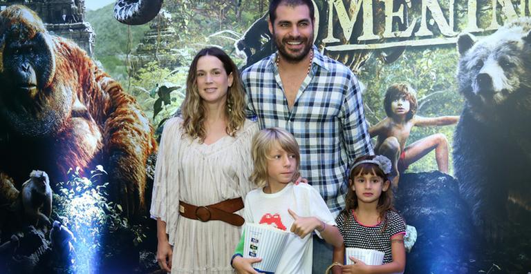 Filhos de Thiago Lacerda prestigiam novo filme do papai