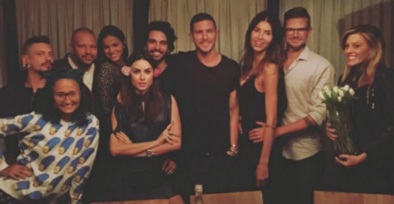 Thaila Ayala comemora 30 anos em festa com o namorado e Bruna Marquezine nos EUA