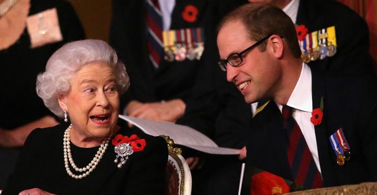 Príncipe William conta como a avó, Rainha Elizabeth II, o ajudou a superar a morte de Lady Di