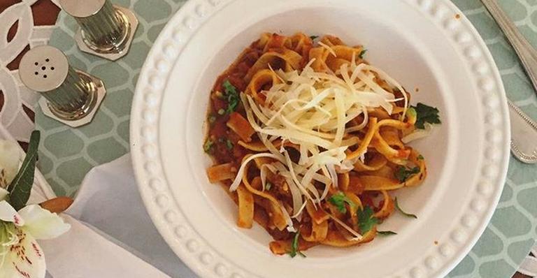 Pappardelle ao ragú de filé mignon: delícia italiana feita na Electrolux Infinite Amplicook