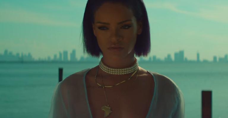 Rihanna manda indireta para ex-namorados em rede social