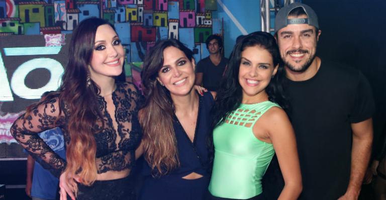 Paloma Bernardi celebra seus 31 anos e diz: “Me olho no espelho e não me vejo com essa idade”