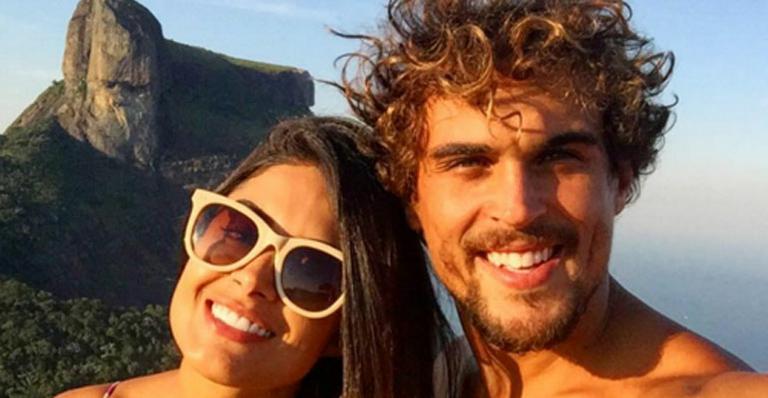 Aline Riscado e Felipe Roque exibem barrigas trincadas em treino com amigos
