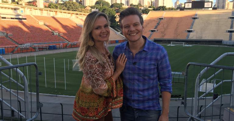 Eliana leva Michel Teló para conhecer o Museu do Futebol