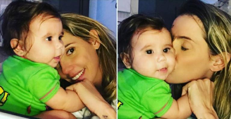 Deborah Secco mostra a filha toda lambuzada de papinha