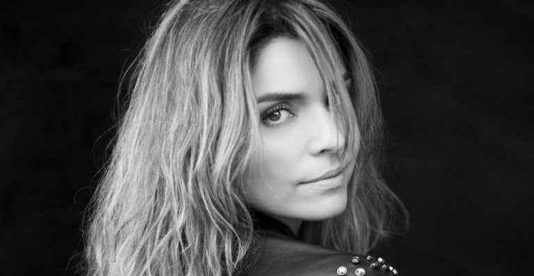 Aline Muniz volta aos palcos com apresentação em São Paulo