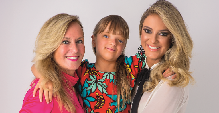 Ticiane Pinheiro posa pela primeira vez para um editorial de moda ao lado da filha, Rafa Justus