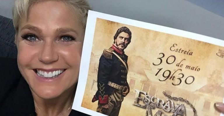 Xuxa comemora estreia da nova novela do namorado