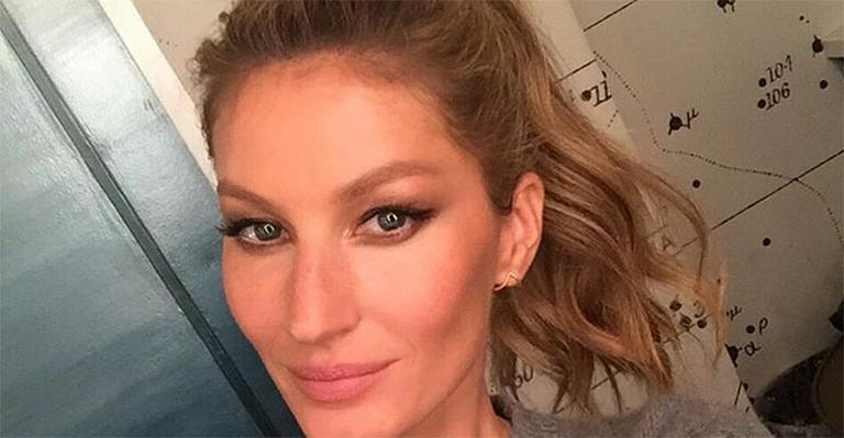 Gisele Bündchen relembra foto antiga da infância ao lado da mãe