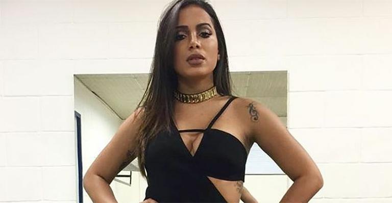 ‘Quem não quer ver, é só não assistir’, desabafa Anitta sobre críticas