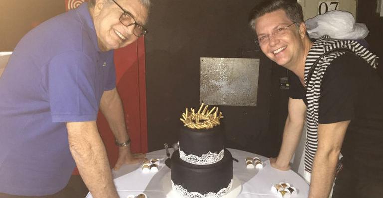 Tarcísio Meira e Kiko Mascarenhas são ovacionados no teatro em Vitória