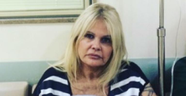 Monique Evans recebe diagnóstico de chikungunya em hospital: “Já estou doente há mais de um mês”