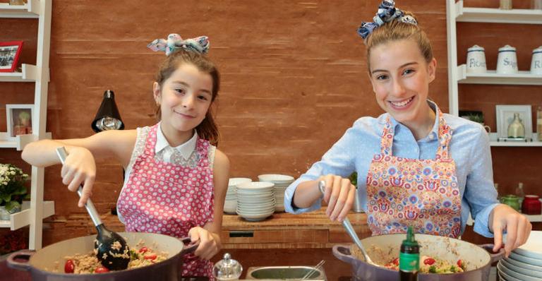 Ex-participantes do Master Chef Junior Brasil cozinham juntas em São Paulo