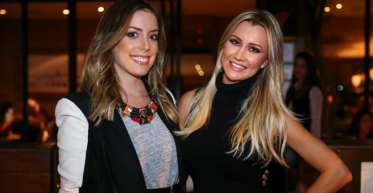 Fabiana Justus prestigia a madrasta, Ana Paula Siebert, em evento fashion