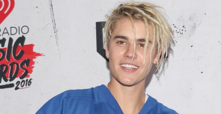 Fã de Justin Bieber pede desculpas ao cantor após filmá-lo sem sua premissão