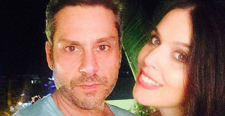 Karen Brusttolin, mulher de Alexandre Nero, mostra momento carinhoso com o filho