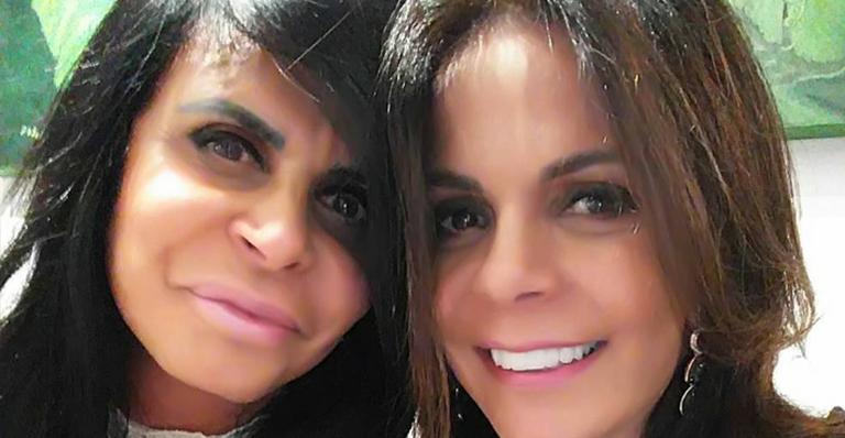Enfim unidas! Gretchen comemora reaproximação com a irmã Sula Miranda