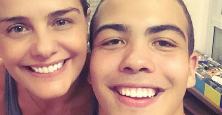 Milene Domingues joga futebol com o filho, Ronald: “Nossa parceria sempre resulta em alguns golzinhos”