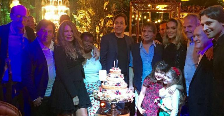 Tom Cavalcante e Roberto Carlos se divertem em festa de Jayme Monjardim