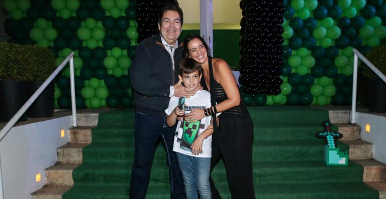 Faustão comemora os 8 anos de seu filho, Rodrigo, em SP