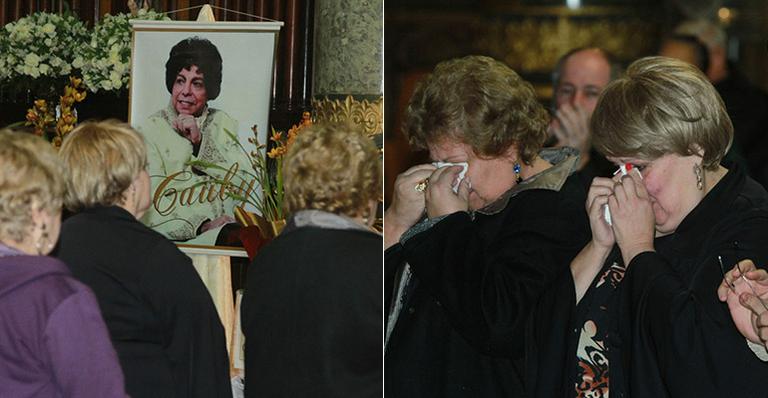 Emoção na missa de sétimo dia em homenagem ao cantor Cauby Peixoto