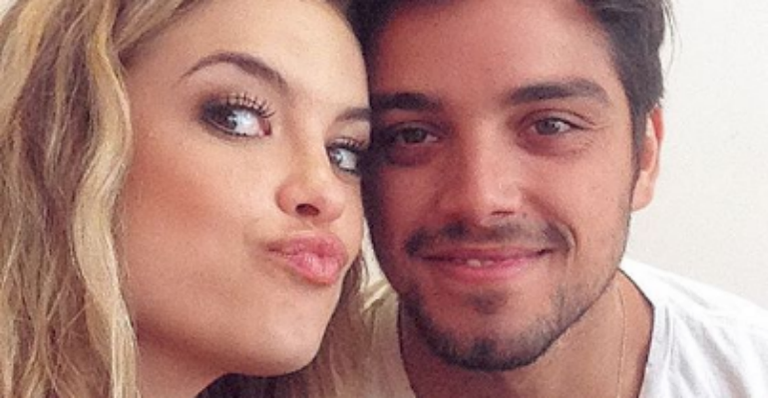 Rodrigo Simas e Lua Blanco aparecem na maior pegação no teaser do novo clipe da cantora