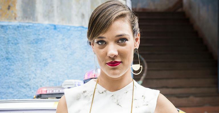 Adriana Birolli posa só de biquíni para clique da mãe e mostra boa forma
