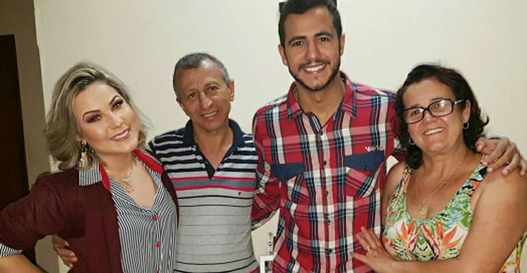 Com Matheus, Maria Claudia visita os sogros em Minas Gerais