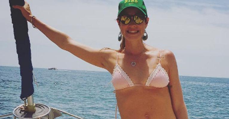 Aos 39 anos, Luana Piovani exibe barriga seca em viagem a Portugal