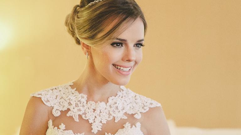 Thaeme Mariôto relembra a concepção de seu vestido de casamento