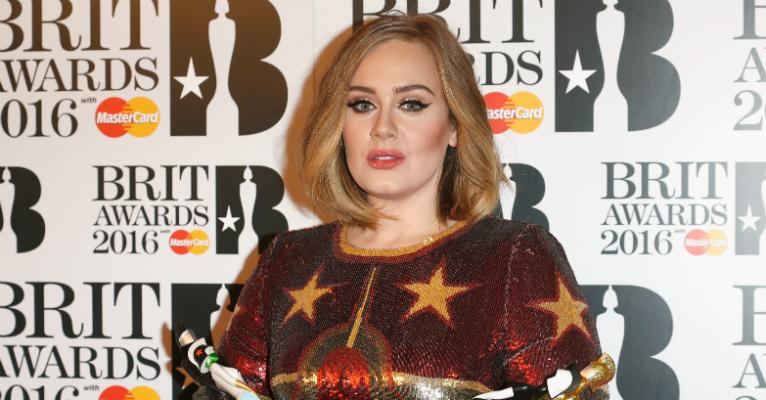 Adele compra mansão luxuosa de 34 milhões de reais em Beverly Hills