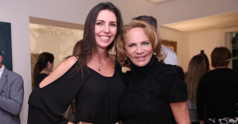 Estilista Lenny Niemeyer recebe Glenda Kozlowski e vips em sua casa