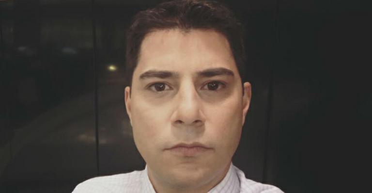 Fã pede motivo para trabalhar na segunda-feira e Evaristo Costa dá resposta surpreendente