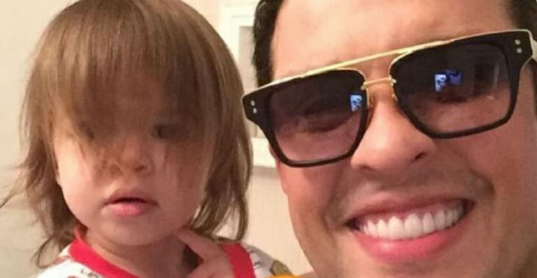 Ceará mostra Valentina com o cabelo comprido e brinca: “Esqueci de levá-la ao petshop”