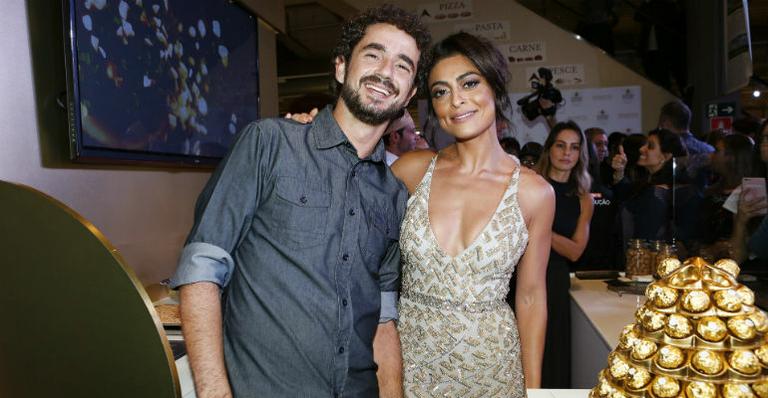 Juliana Paes aparece deslumbrante em evento de marca de chocolates