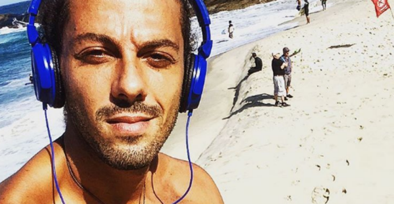 Rafael D’Avila comemora estreia em ‘Os Dez Mandamentos’, da Record