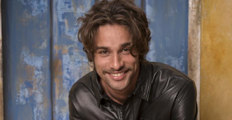 Assumiram! Pablo Morais publica foto e se declara a Anitta: “Um brinde ao amor”