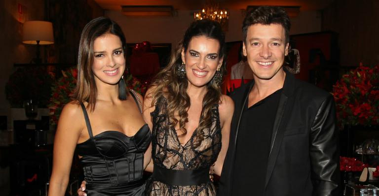Famosos marcam presença no aniversário de Andréa Guimarães