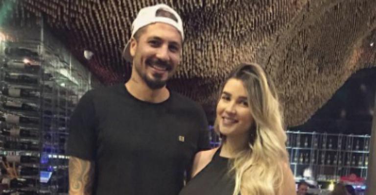 Voltaram? Comentário indiscreto de Fernando Medeiros em foto de Aline Gotschalg alimenta esperança dos fãs