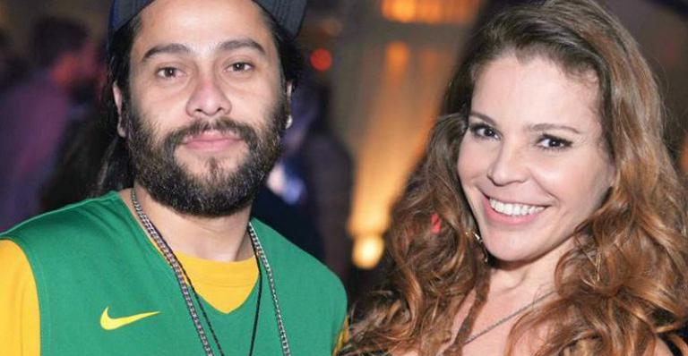 Ao lado do namorado, Jaqueline Farias lança clipe musical no Chile