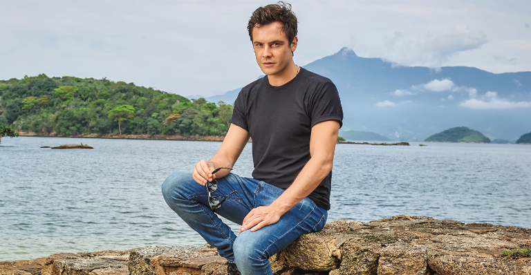 Em Angra, Sergio Guizé realça seu mundo lúdico