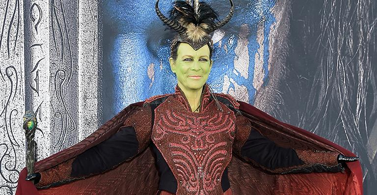 Jamie Lee Curtis aparece fantasiada de orc na première de ‘Warcraft’