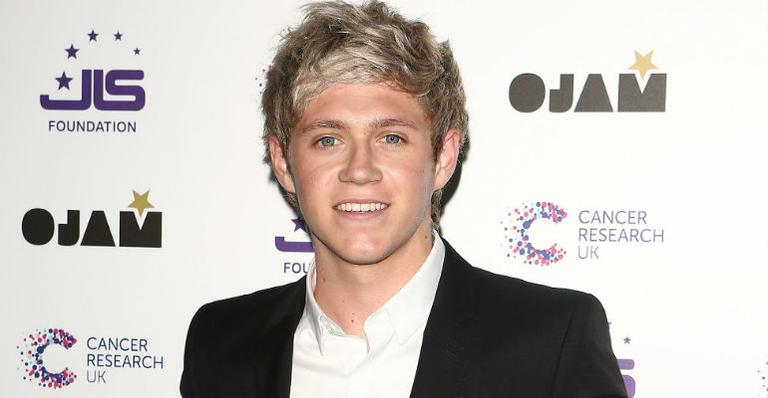 Niall Horan, do One Direction, se emociona ao conhecer Pelé: ‘O melhor do mundo’