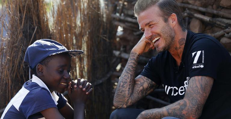 David Beckham visita crianças na África com a Unicef