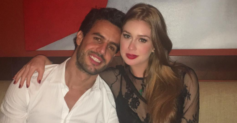 Que romântico! Marina Ruy Barbosa ganha buquê flores do namorado, Xandi Negrão